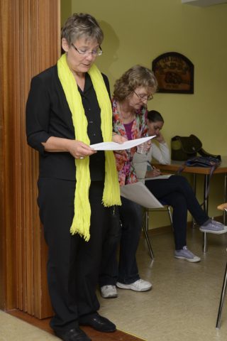 Die Historikerin Angelika Rieber berichtet aus ihrer Forschungsarbeit über die Schicksale Oberurselr Christen jüdischer Herkunft. (Foto: Uwe Seemann) _DSC3056